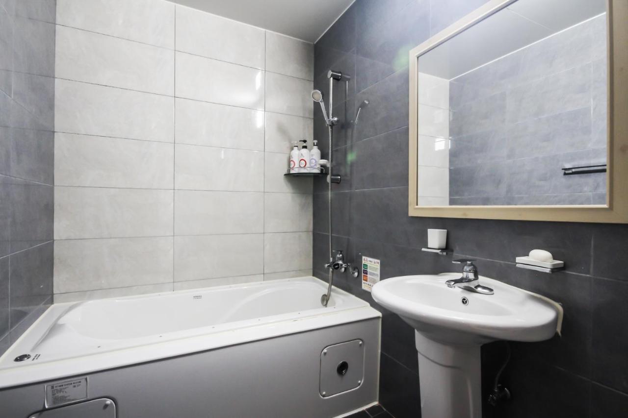 Rings Motel Iksan Zewnętrze zdjęcie